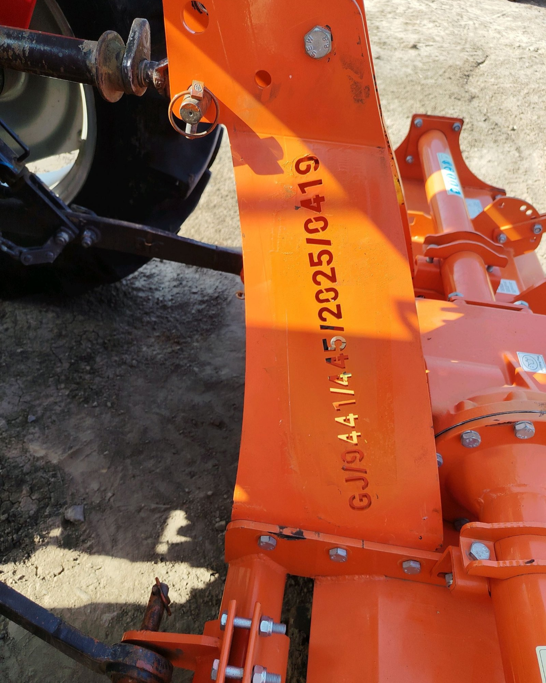 ઈકો ગાડી, ટ્રેકટર